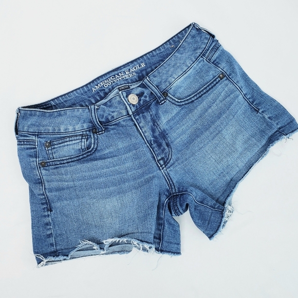 American Eagle Outfitters Pants - *Last Chance* AEO American Eagle Shortie Jean Shorts Cutoff Frayed Denim Size 8